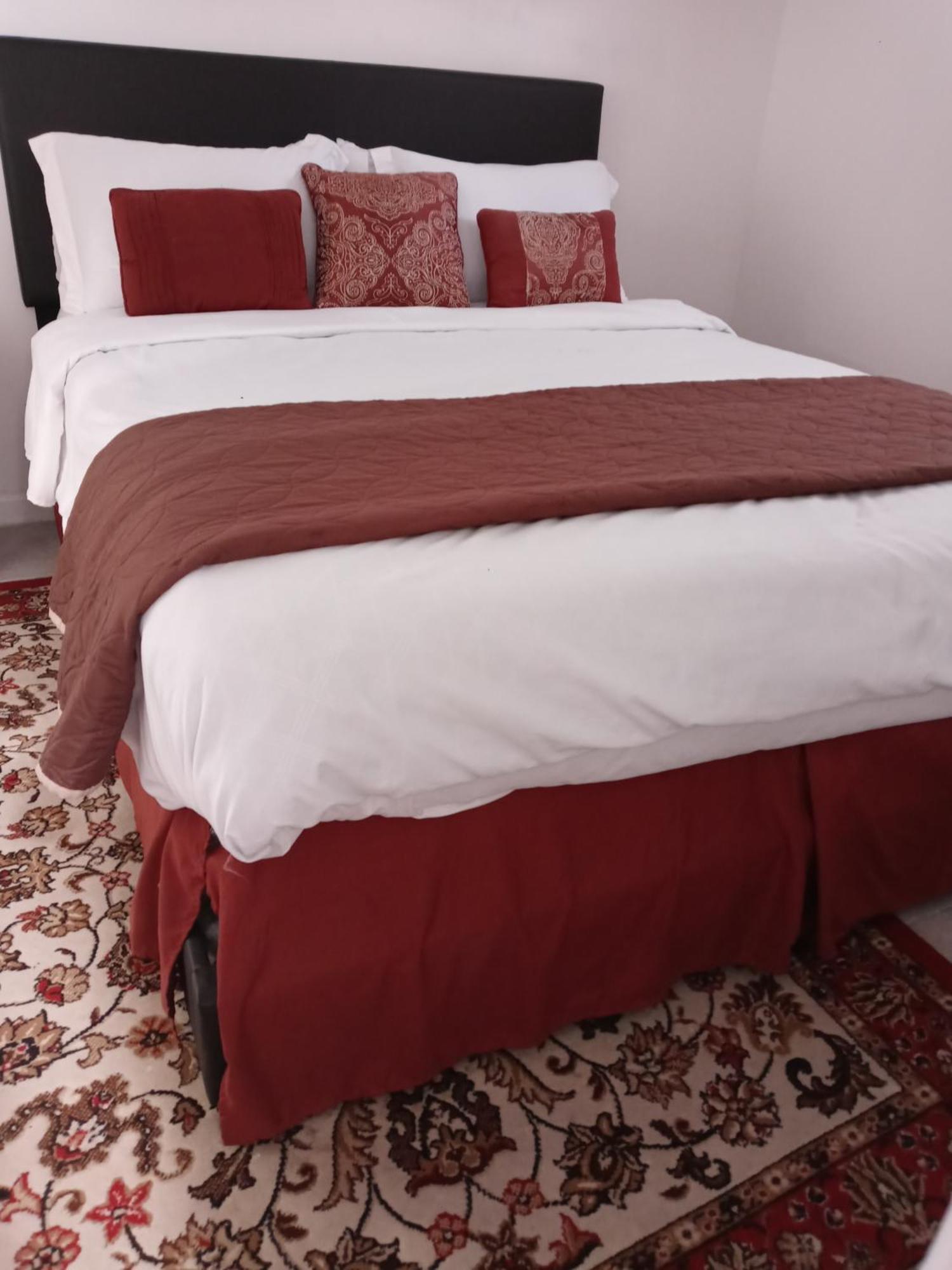 Апартаменты "Cozy Basement Retreat Just 40 Minutes To Nyc!" Ирвингтон Экстерьер фото