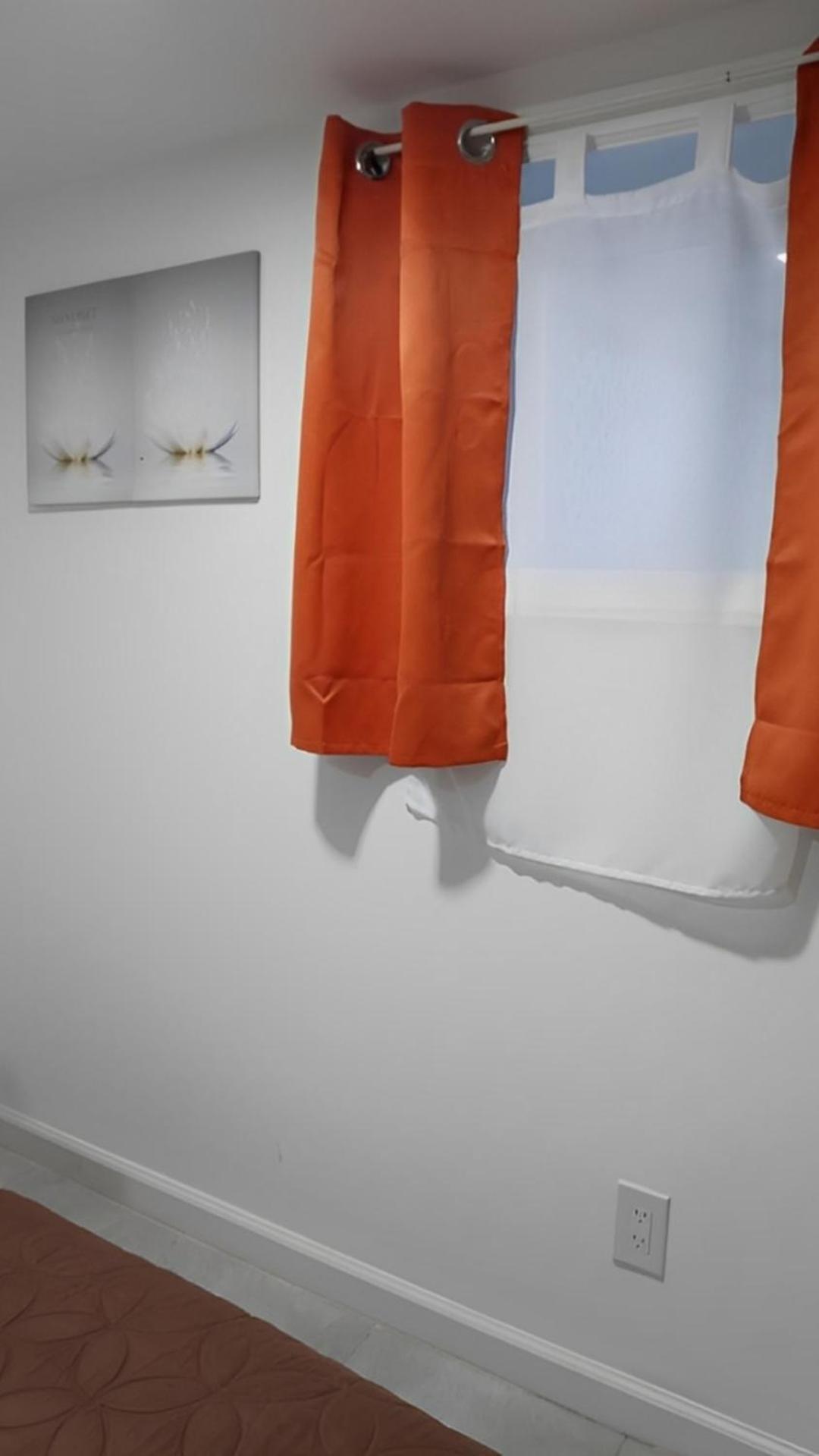 Апартаменты "Cozy Basement Retreat Just 40 Minutes To Nyc!" Ирвингтон Экстерьер фото